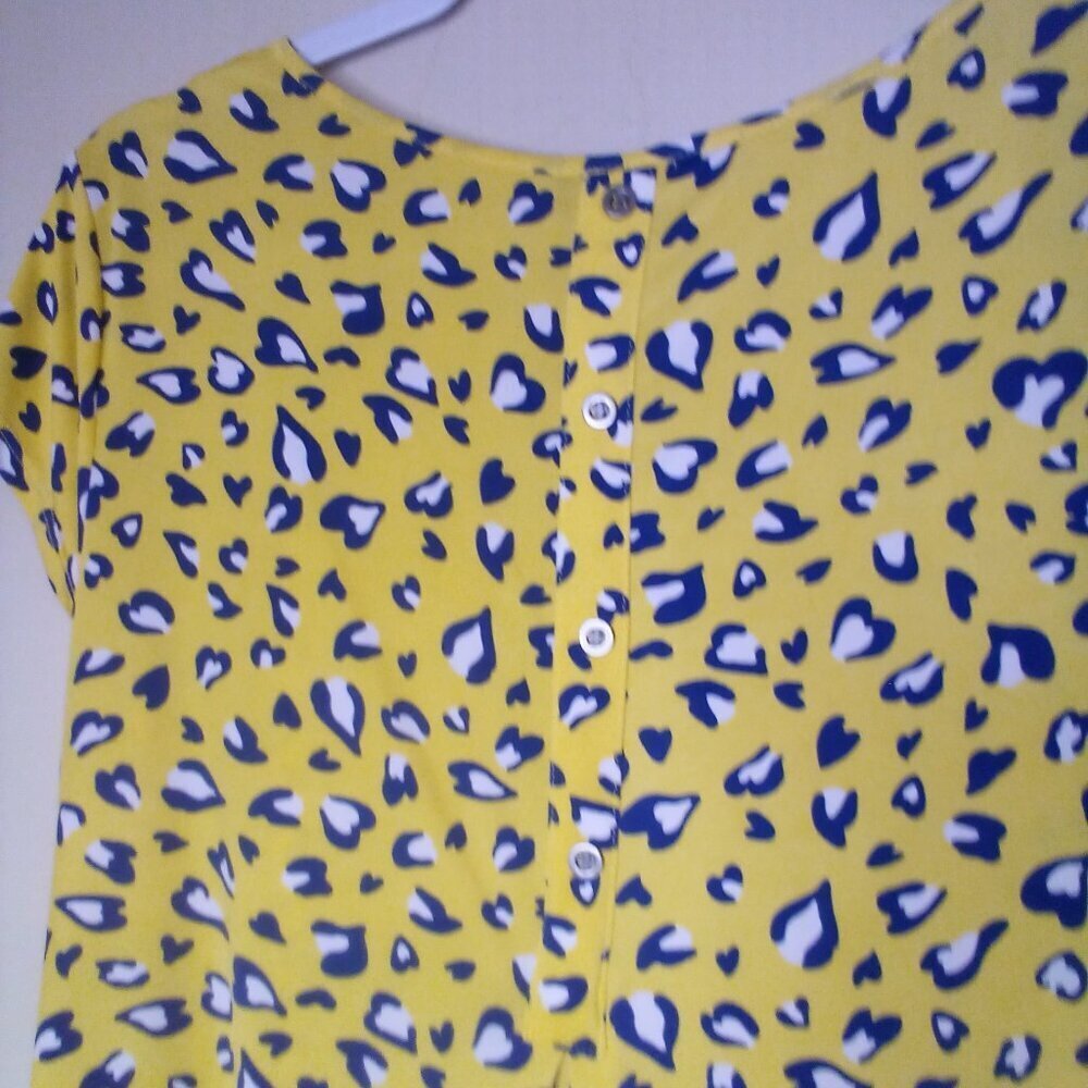 N Touch Blouse M Lot of 3 Short Sleeve Soft Stretch Pattern Yellow Red Green - Picture 11 of 12